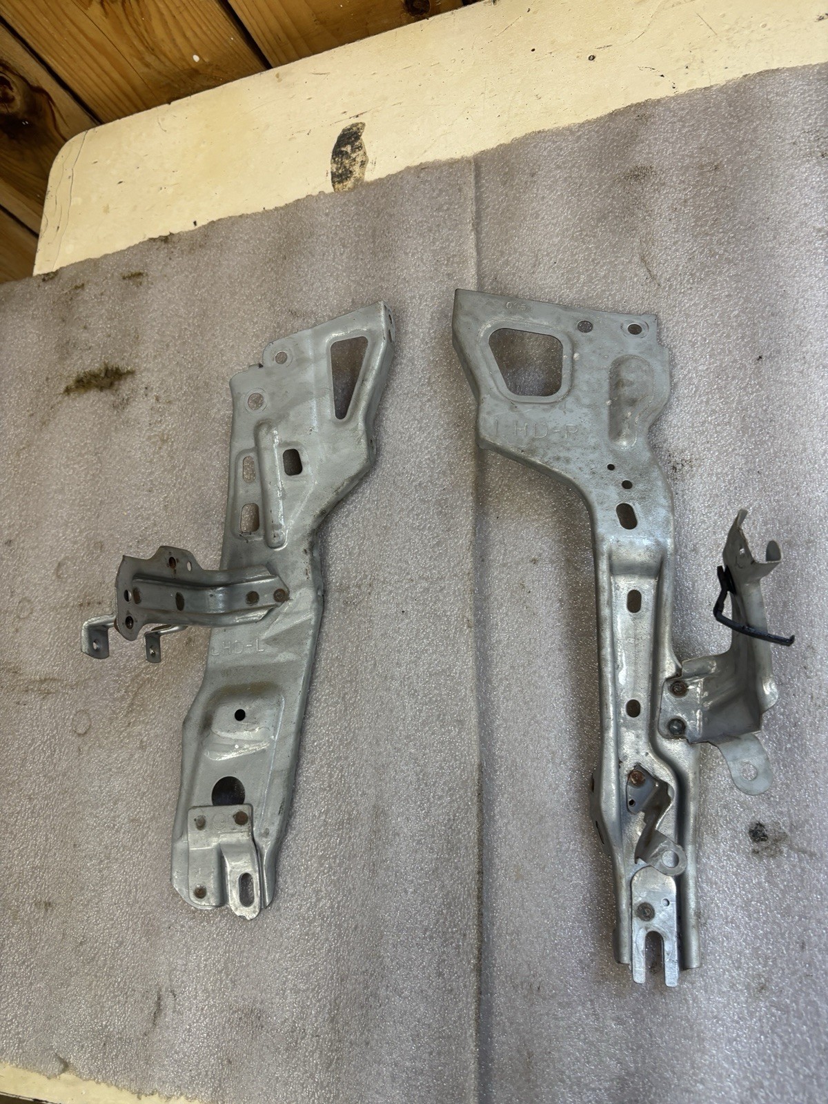 1996 – 2004 Toyota Tacoma Radio Brackets Center Dash Dashboard SUPPORT BRACE oem
