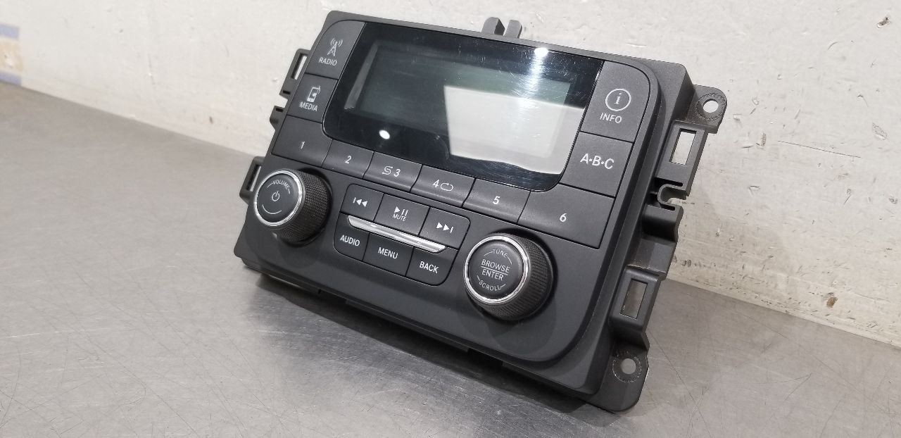 17 DODGE RAM 3500 RADIO AUDIO DISPLAY AND RECEIVER 68356517AA