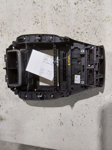 2019 Lincoln MKC Radio Control Panel Heated and Cooled Seats ID KJ7T-18D699-MC