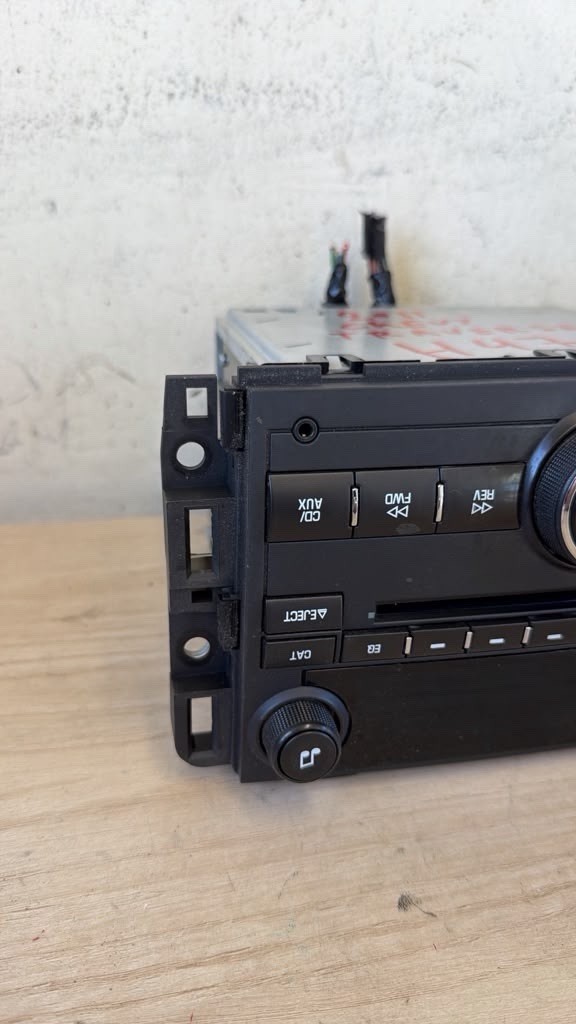 2011 Chevy Traverse LS AM/FM CD Radio Receiver Stereo Head Unit OEM GM H478