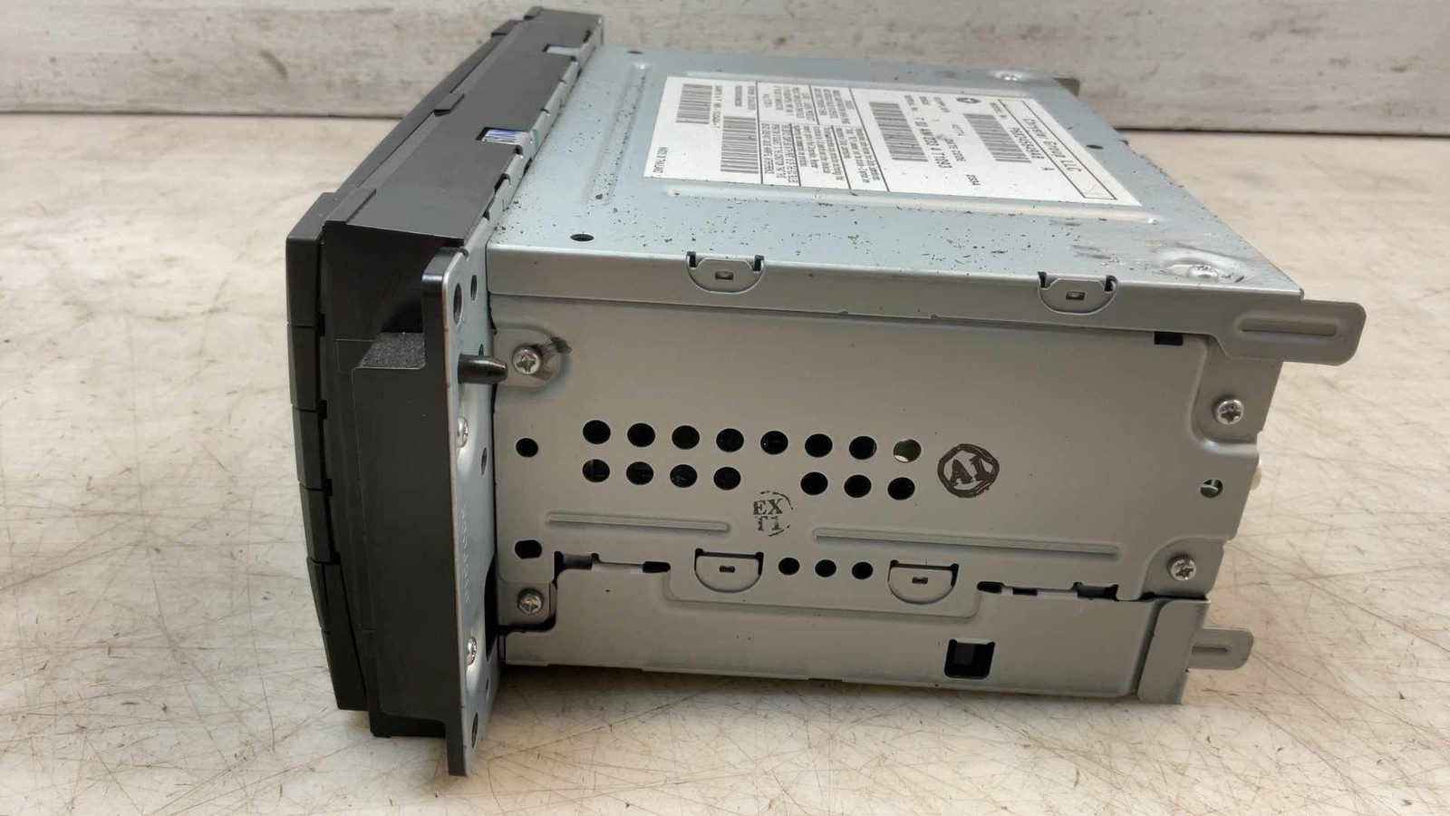 Jeep JK Wrangler OEM RHB Touchscreen Radio 68245849AB 2015 167663