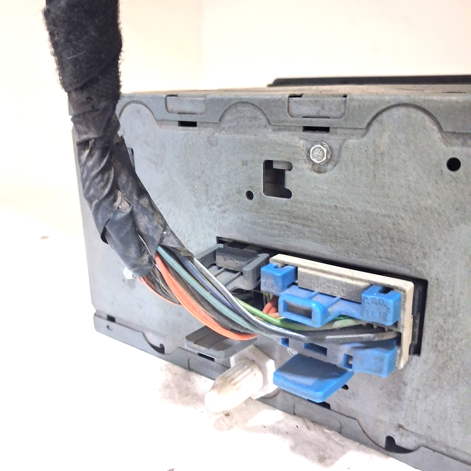 GM Truck & SUVs : 2003, 2004, 2005, OEM, AM/FM/CASSETTE/CD Radio Unit, #10356164