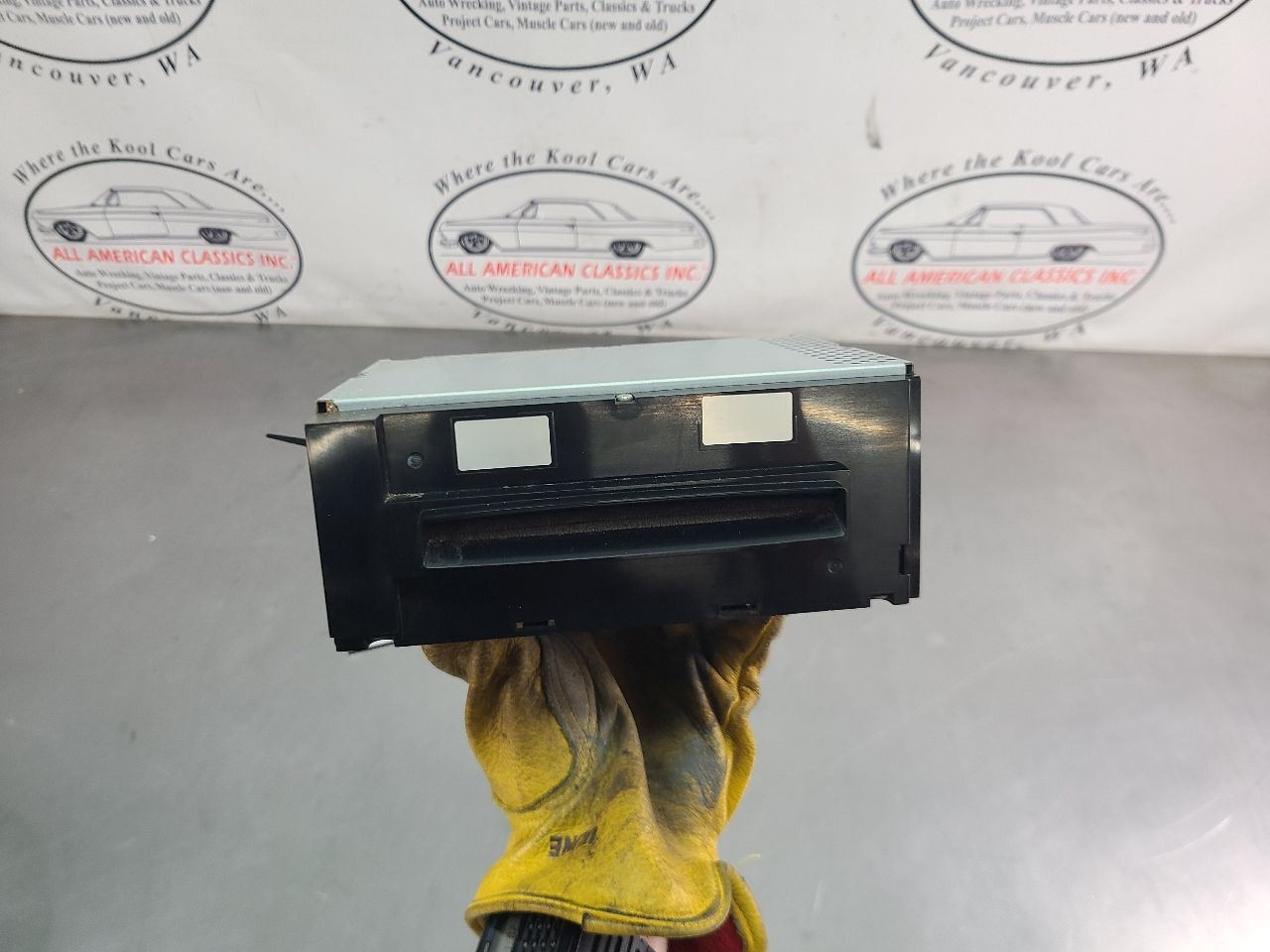 2004-09 Cadillac XLR Radio CD Player Assembly – OEM