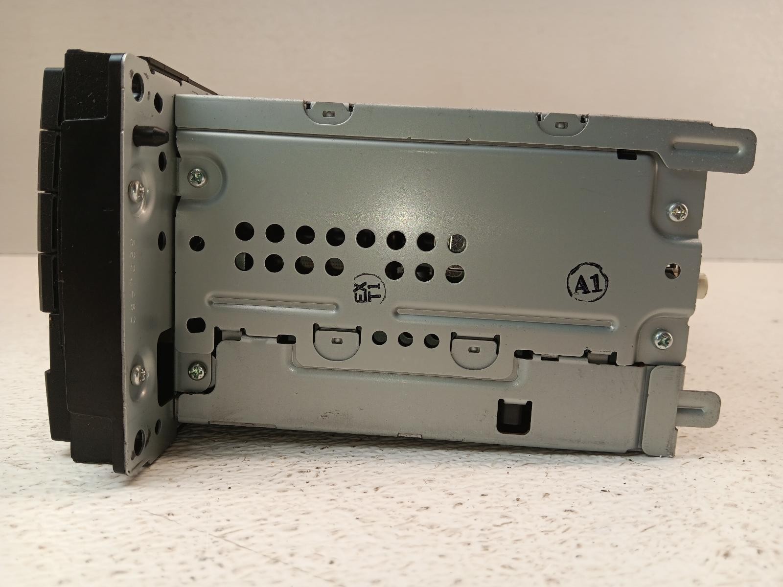 08-11 Chrysler Town & Cntry Radio Receiver Plate ID RBZ *May Need Programming*