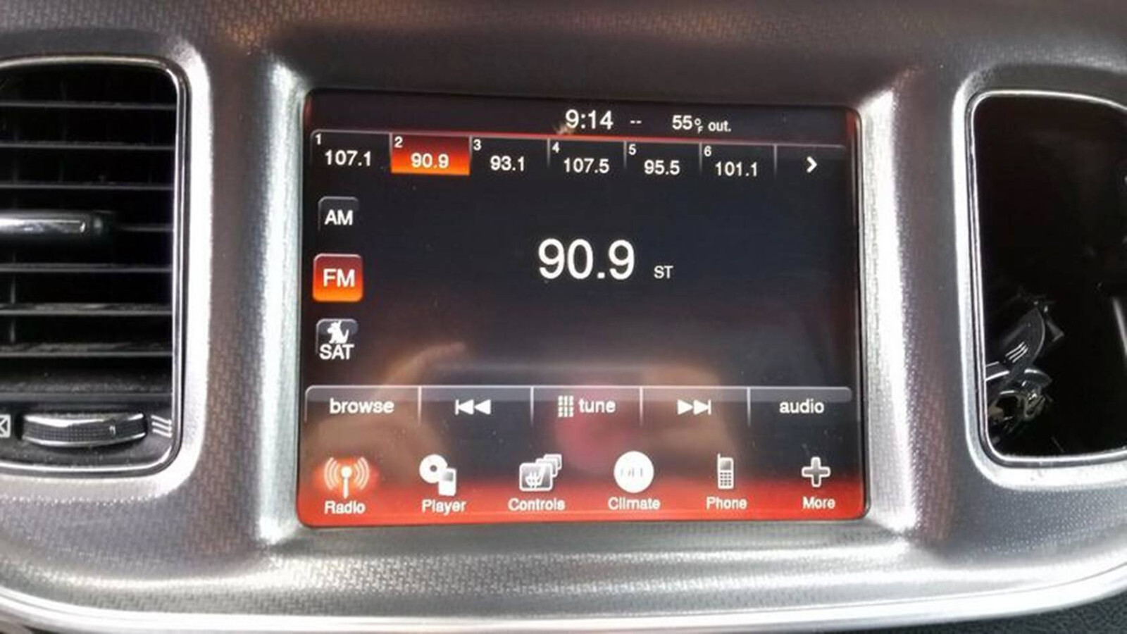 2011-2014 Dodge Charger Navigation Radio Information 8.4″ Front Display Screen