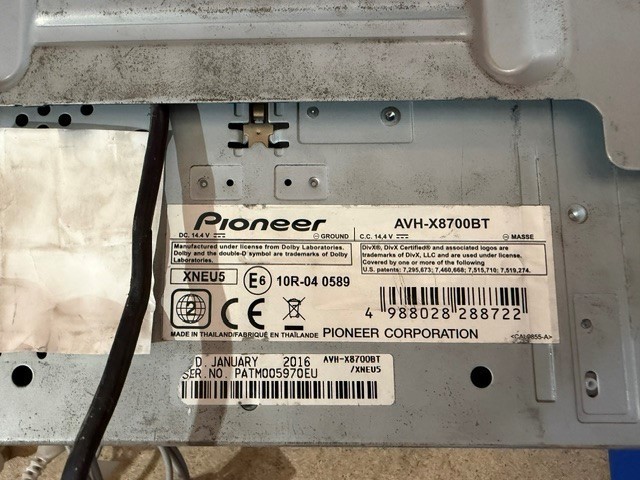 Pioneer Double Din Stereo 7″ Touchscreen