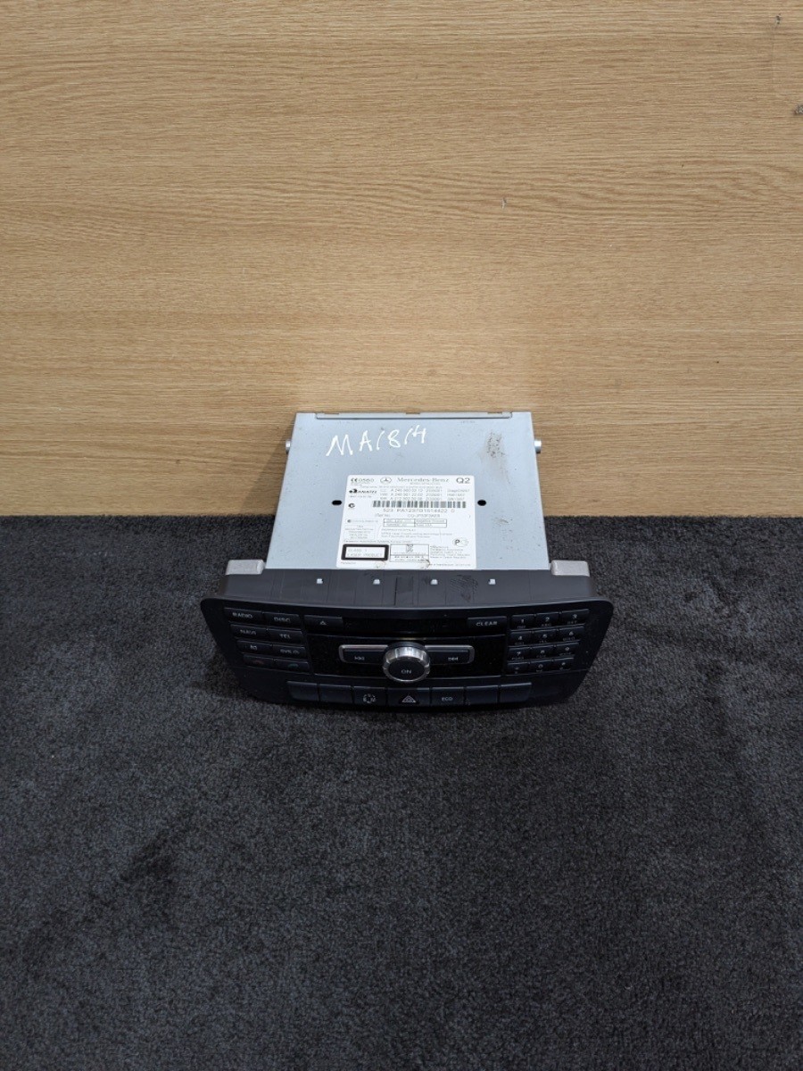 MERCEDES A CLASS MK3 W176 STEREO RADIO CD PLAYER HEAD UNIT A2469000212