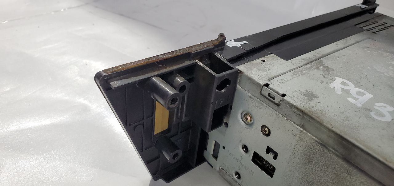 1988 1989 Nissan 300ZX OEM Radio Audio AM FM Minor Damage 2811525p00