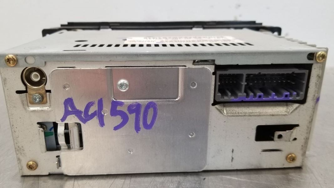 04 JEEP WRANGLER RADIO AUDIO RECEIVER HEAD UNIT 05091556AH