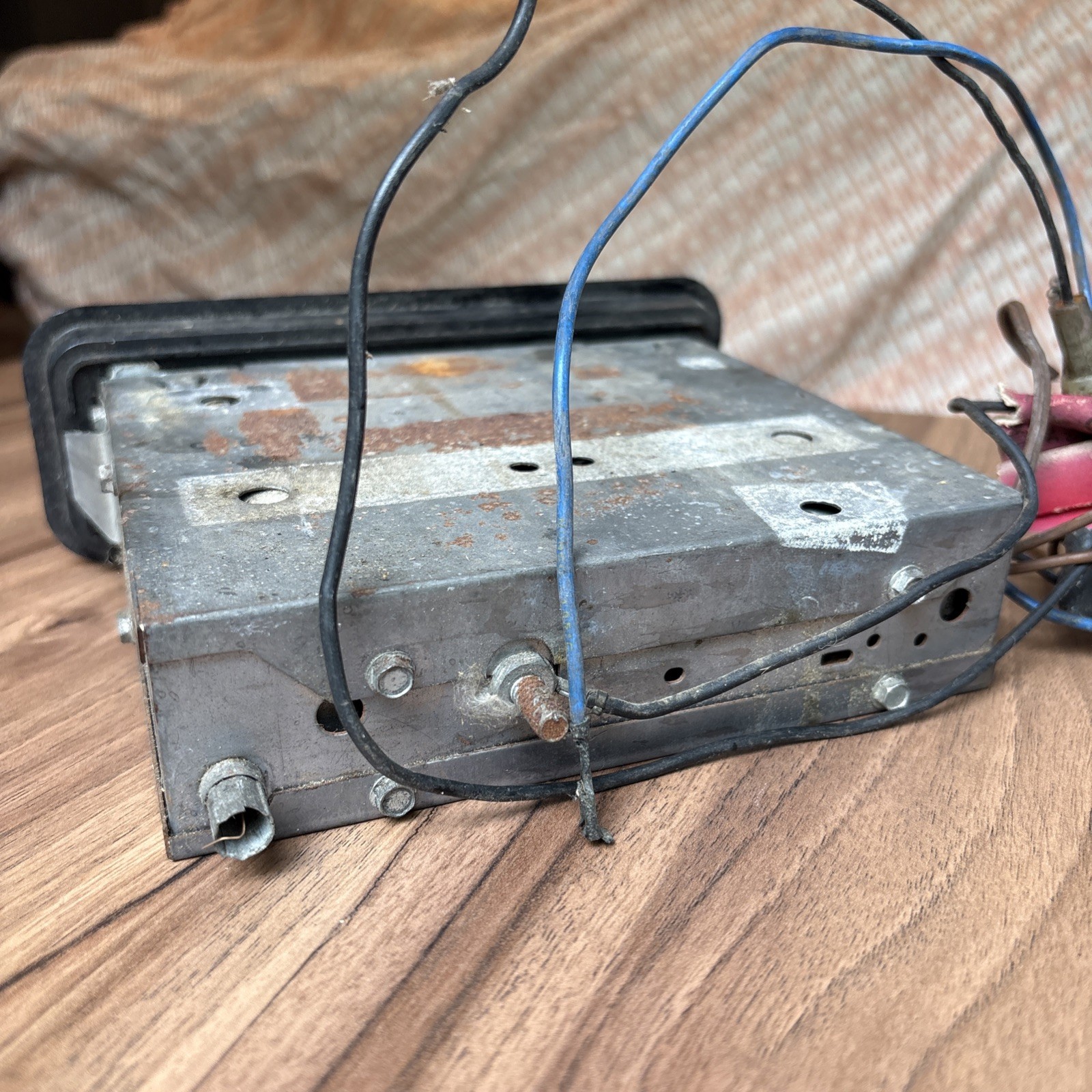 Volkswagen VW Beetle Bus AM/FM Radio Sapphire XIV Radio 12V