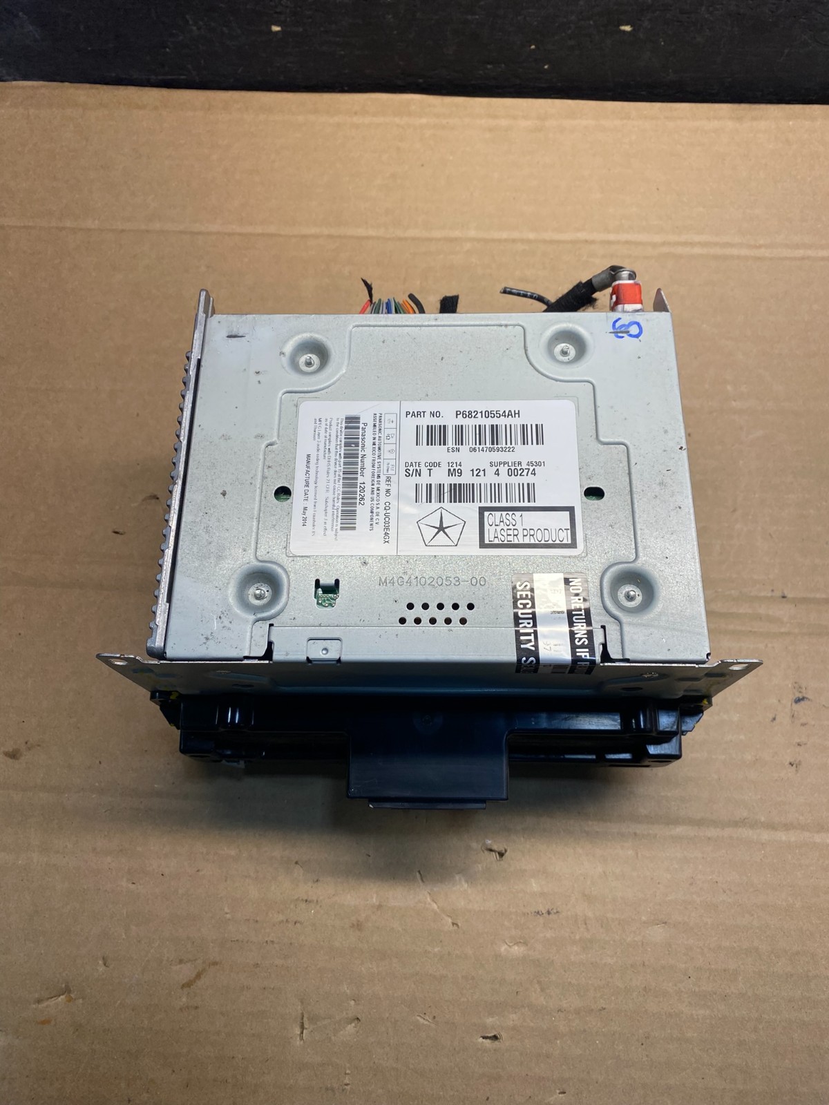 2011 to 2014 Chrysler 300 Am Fm Cd Player Radio Receiver OEM AE8143 DG