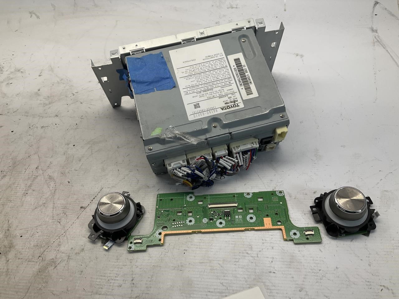 14 2014 Lexus GX460 AM/FM Radio Receiver CD Player B