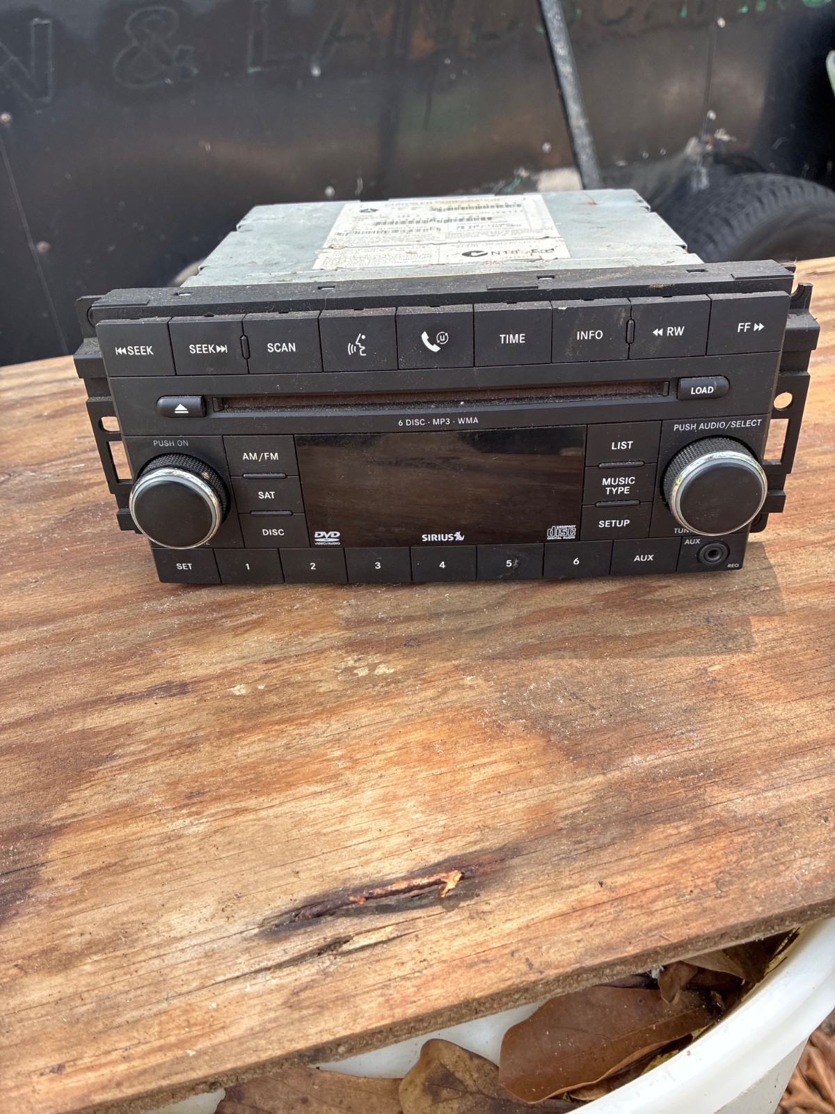 Chrysler 6disc MP3 DVD Sirius Radio Head Unit Hardly used!