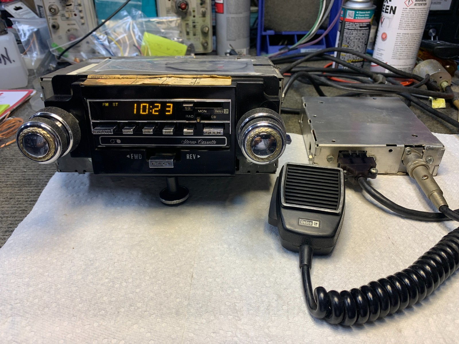 1980-85 GM Delco ETR AM FM Stereo Radio Cassette CB Chevy Olds Eldorado 81 82 83