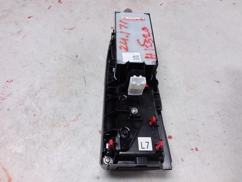 LEXUS RX350 A/V Controller OEM ID 8478048182 w/o Hand Rest