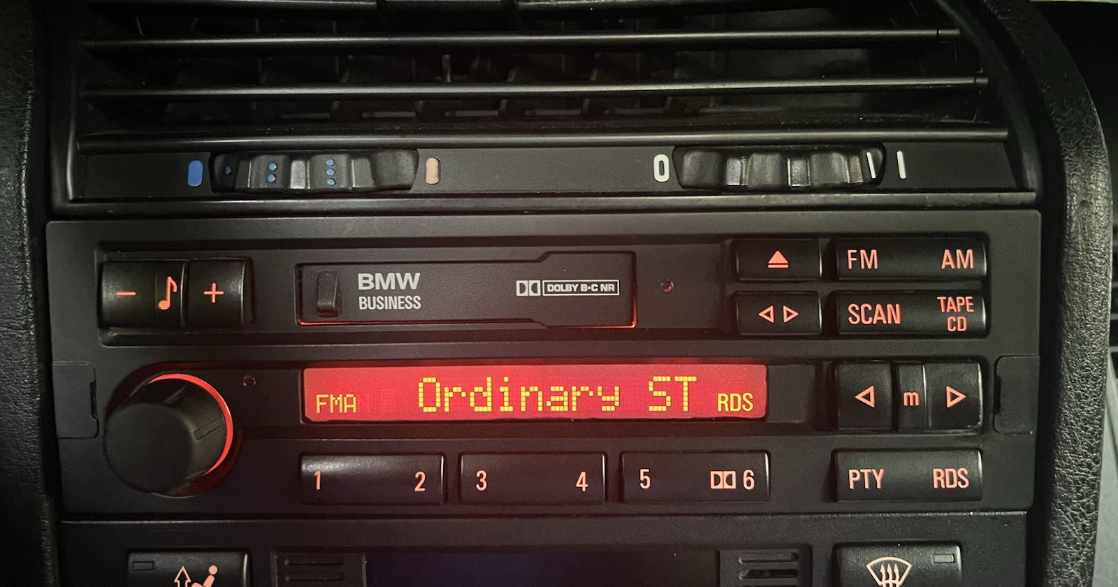 BMW C43 BUSINESS RADIO STEREO E30 E31 E32 E34 E36 318 325 540 840 M3 Z3 CODE