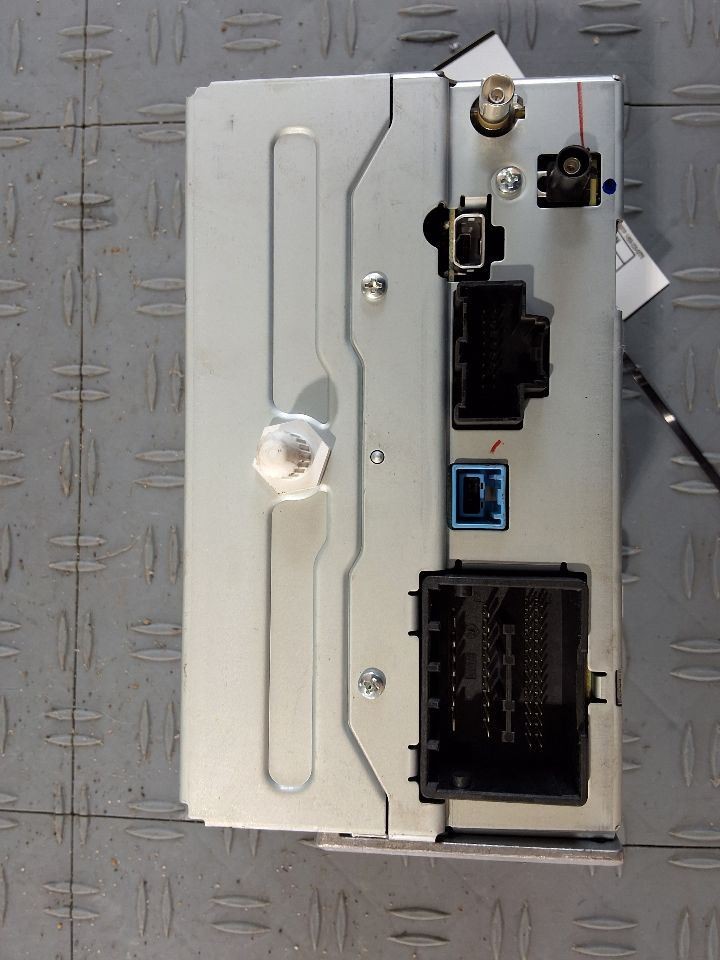 2016-2017 Chevy Equinox Radio Receiver AM FM MP3 USB Opt UFU ID 84064074