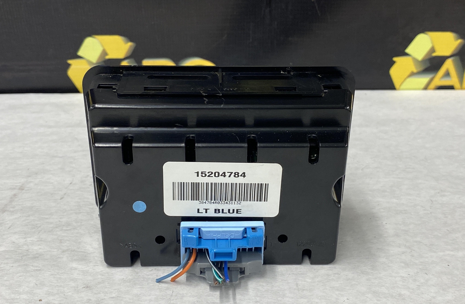 2003-2006 GMC Yukon XL 1500 Rear Audio Control Panel OEM