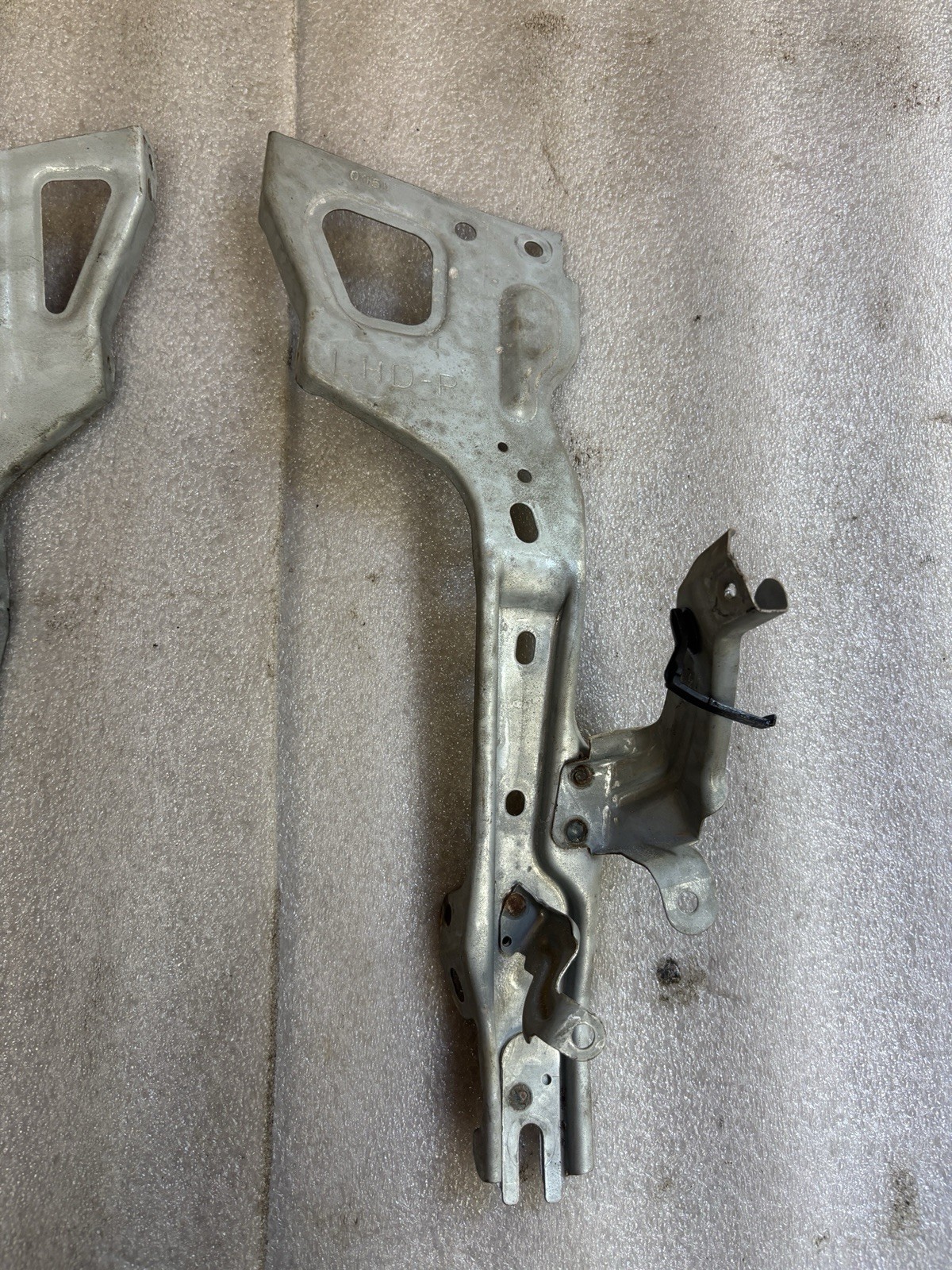 1996 – 2004 Toyota Tacoma Radio Brackets Center Dash Dashboard SUPPORT BRACE oem