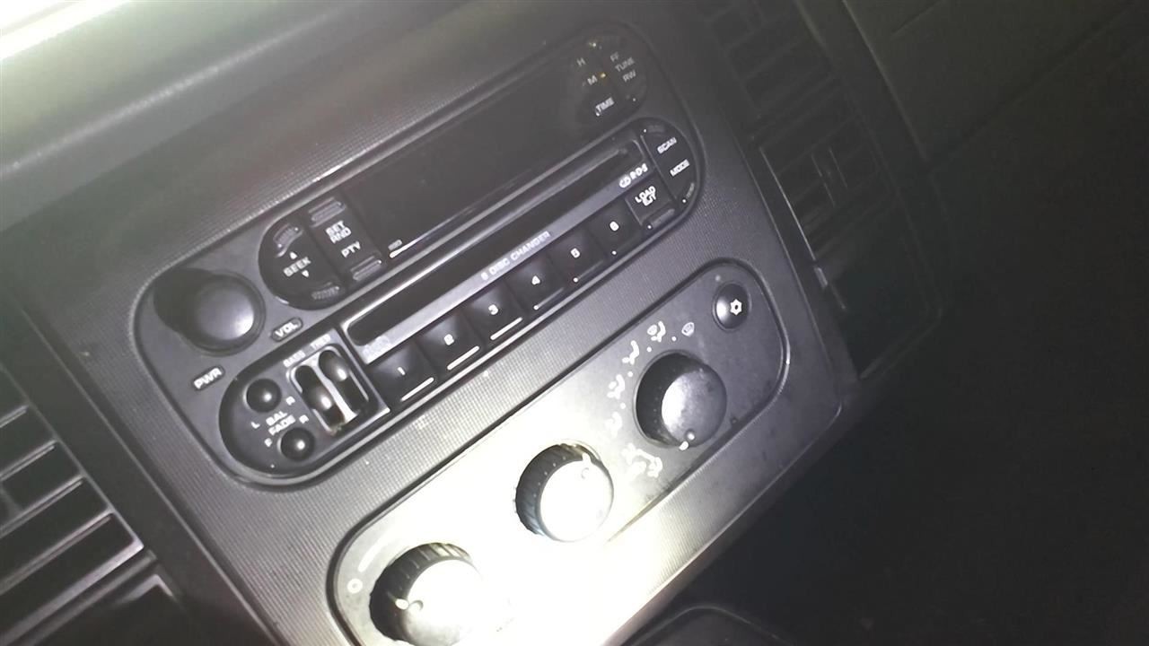 Audio Equipment Radio Am-fm-integral 6 CD Changer Fits 05-06 08-10 VIPER