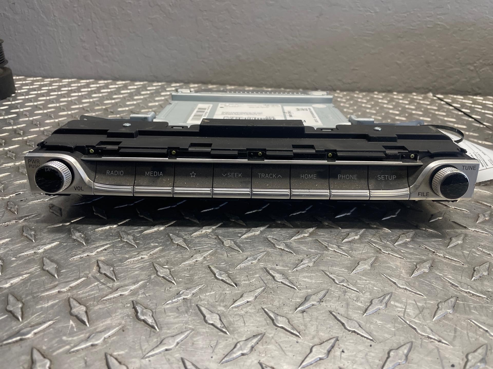 Audio & Visual Equip.(radio) GENESIS G70 19 20 21