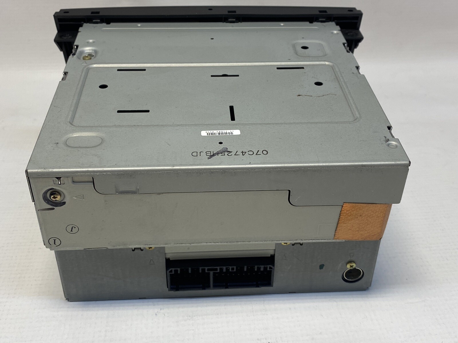 Acura MDX 2001-04’ 6-Disc Factory Radio (Not Working Or For Parts Only) Untested