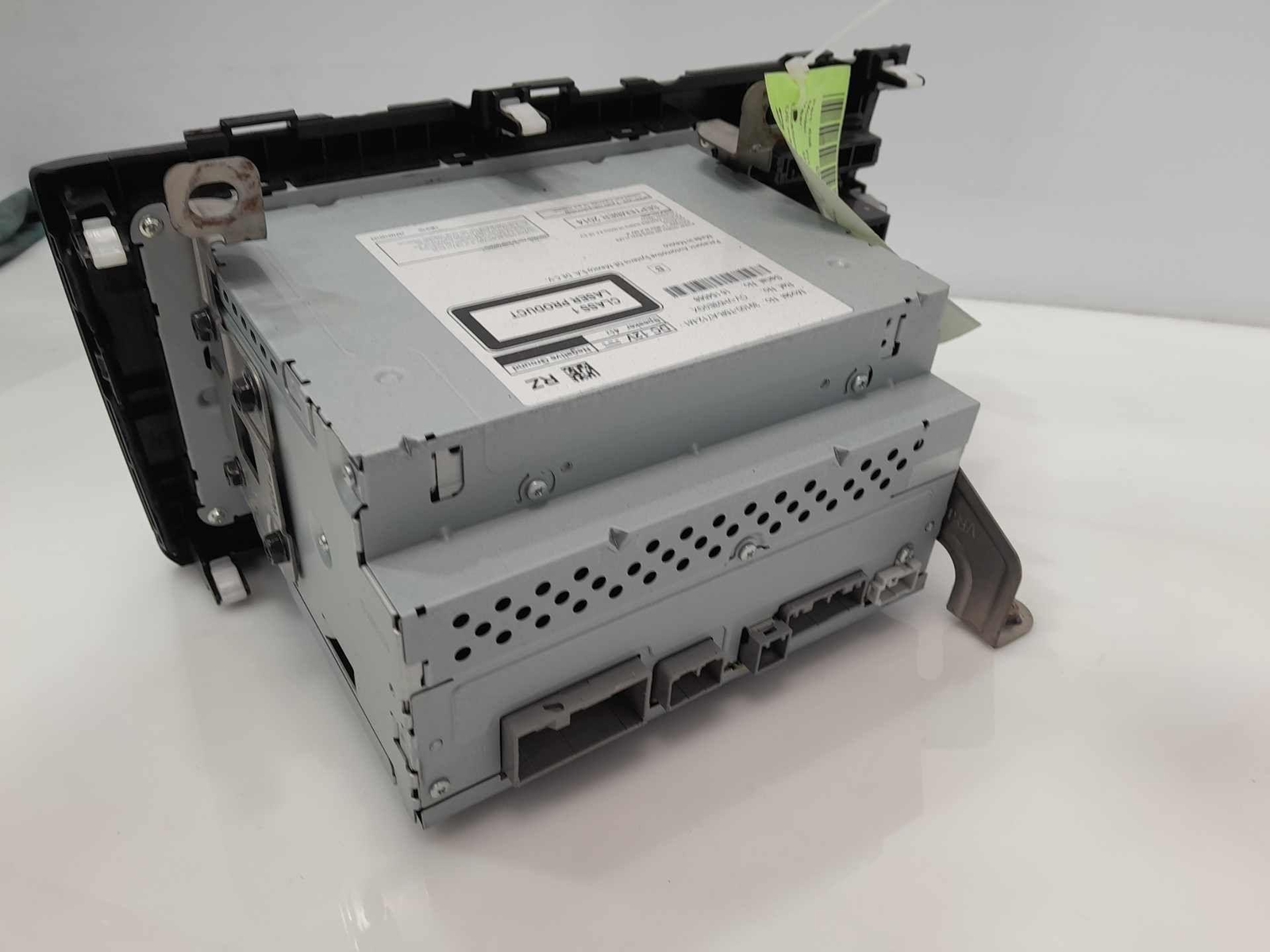 15 – 18 Honda Fit LX Radio Receiver / Display Screen Assembly OEM 39100T5RA71