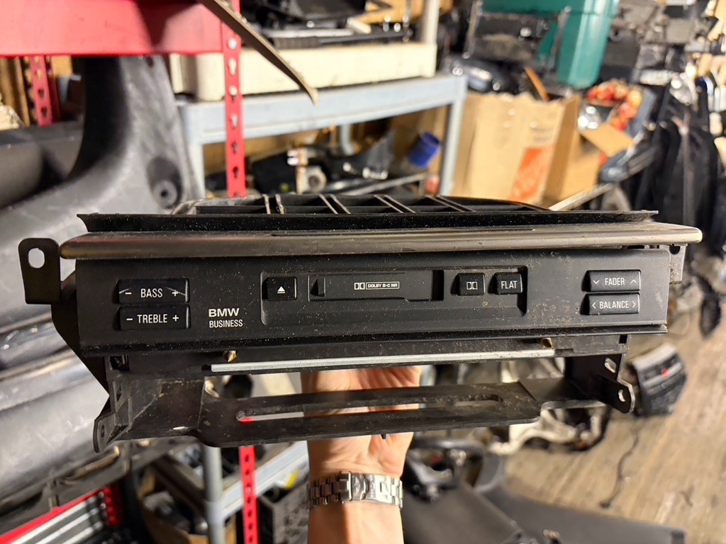 BMW E39 Business Cassette Radio Head Unit OEM Alpine 65126902814 C43 US E39