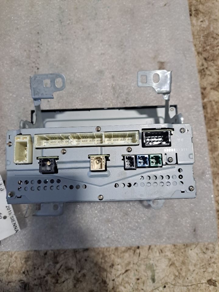 2018 Sienna Stereo Radio Display & Receiver,8614008120 Sku#4367974