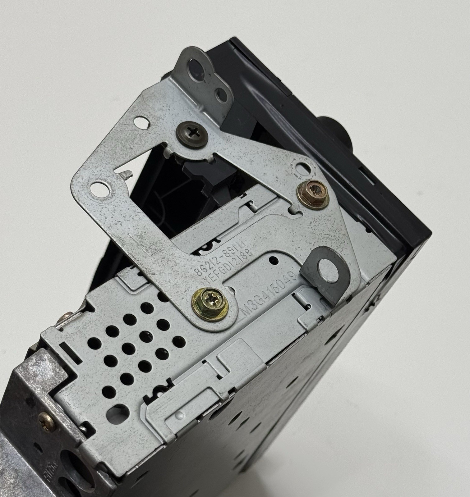 OEM 2000-2004 Toyota Tacoma AM/FM Cassette Radio CD Controller 86120-AD030