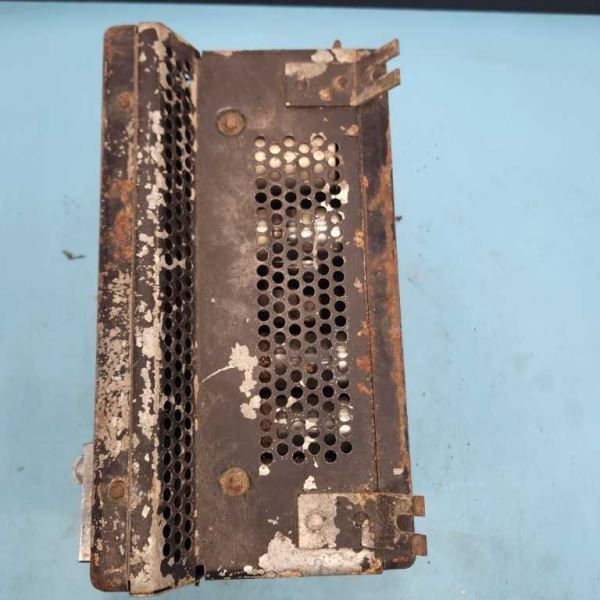 AM/PB RADIO “PA393607” FITS 1948 PACKARD “UNTESTED” 1081604