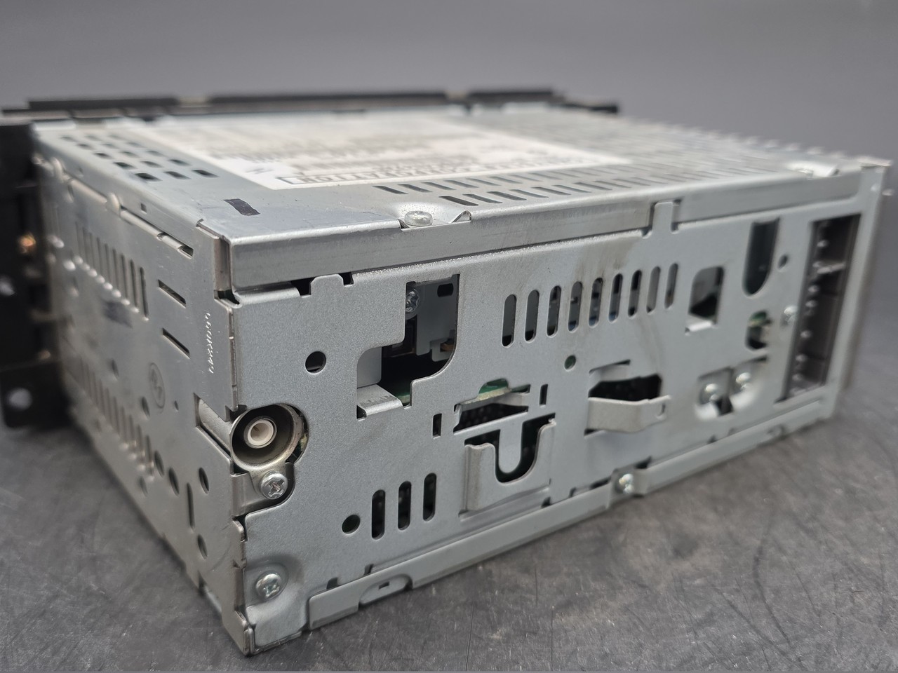 OEM Chrysler Dodge Jeep RAZ CD Cassette Radio 05064042AC Used