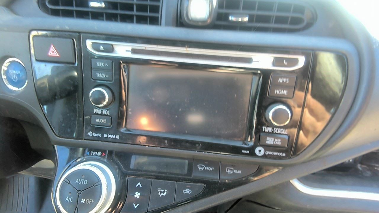 Audio Equipment Radio Prius C VIN B3 7th And 8th Digit Fits 16-17 PRIUS 32467877