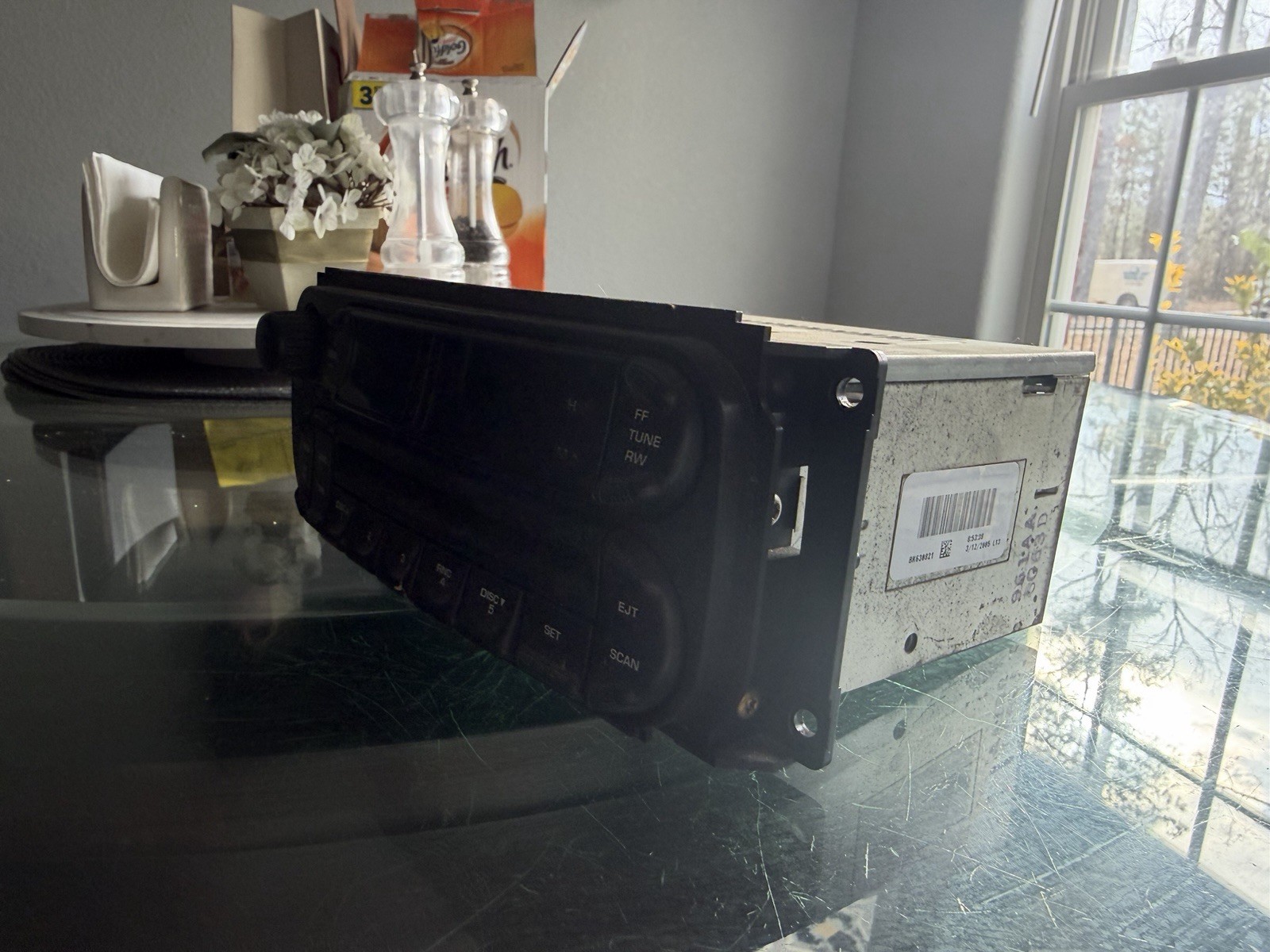 2002 – 2006 Jeep Wrangler TJ Audio Radio Receiver AM/FM/6-CD Changer P05091506AE
