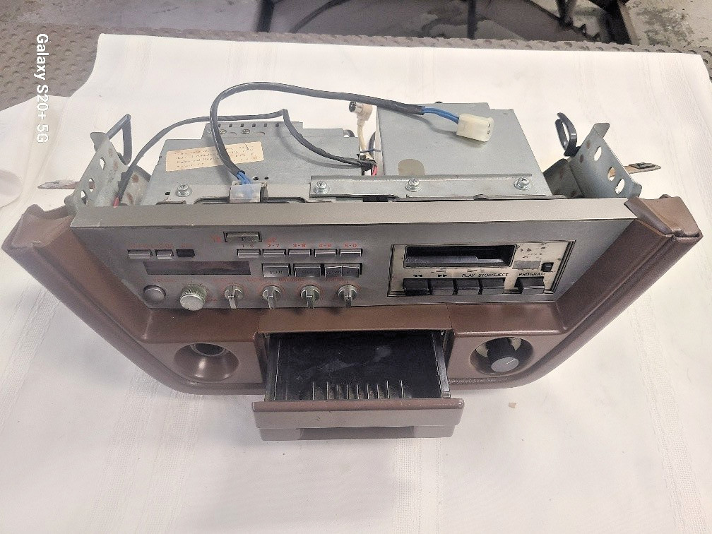 Nissan 79-83 280ZX Radio/Cassette Stereo Console and Ashtray Brown NOT Tested