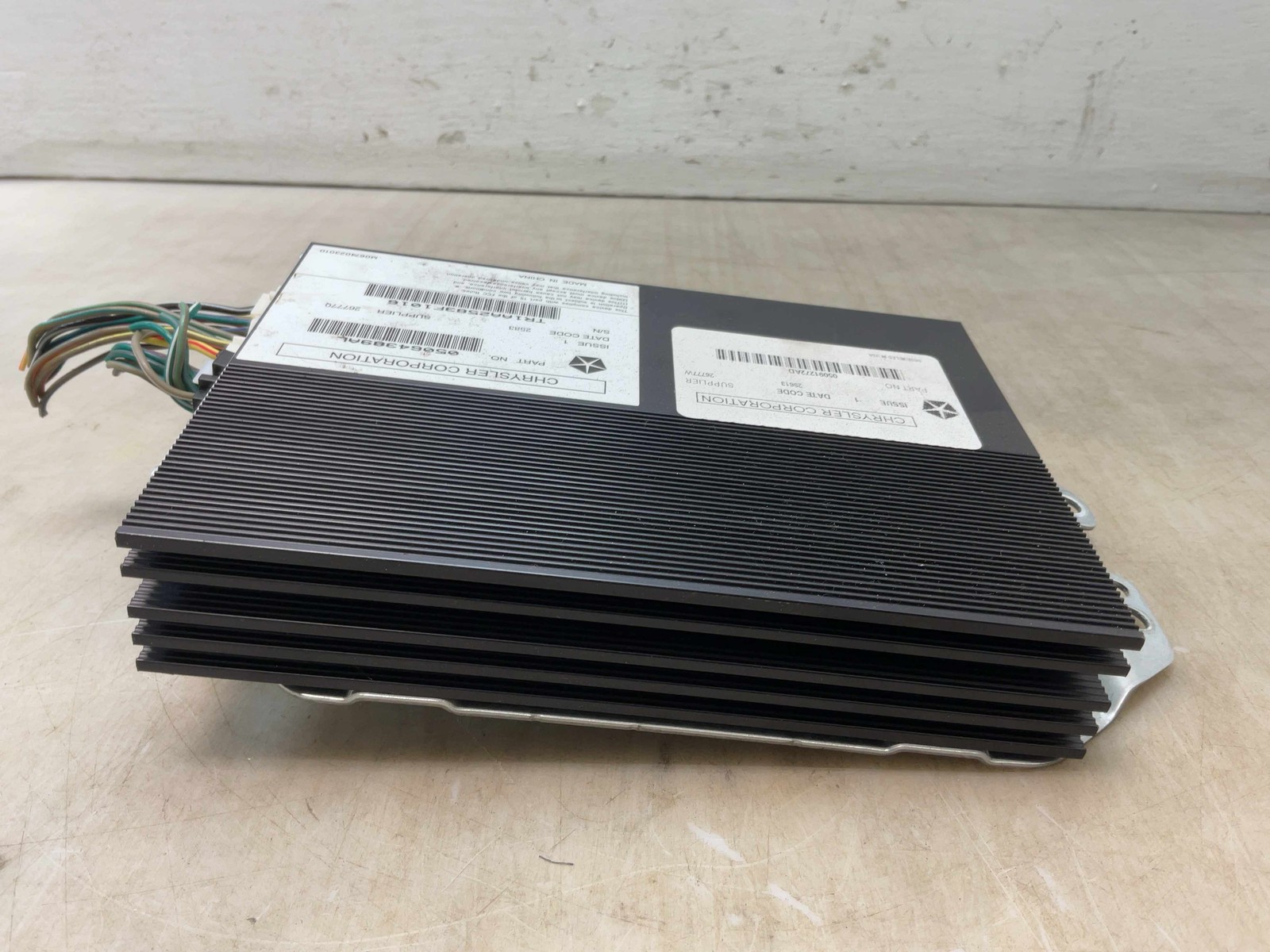 Jeep Wrangler JK OEM Factory Stock Premium Amplifier 05064389AL 2013-2014 176295