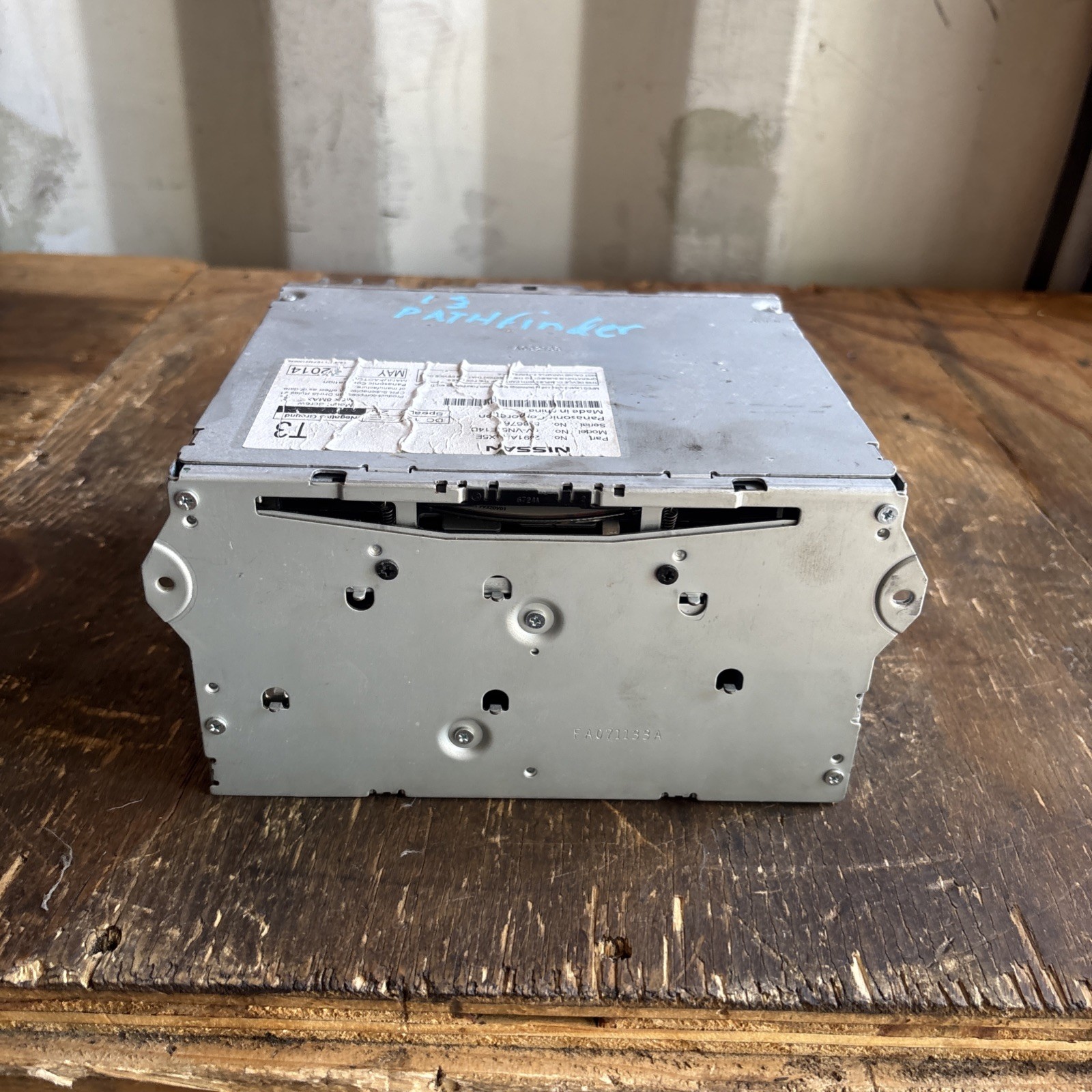 2013-2014 NISSAN PATHFINDER AM FM CD RADIO RECEIVER HEAD UNIT OEM 2591A1SX5E