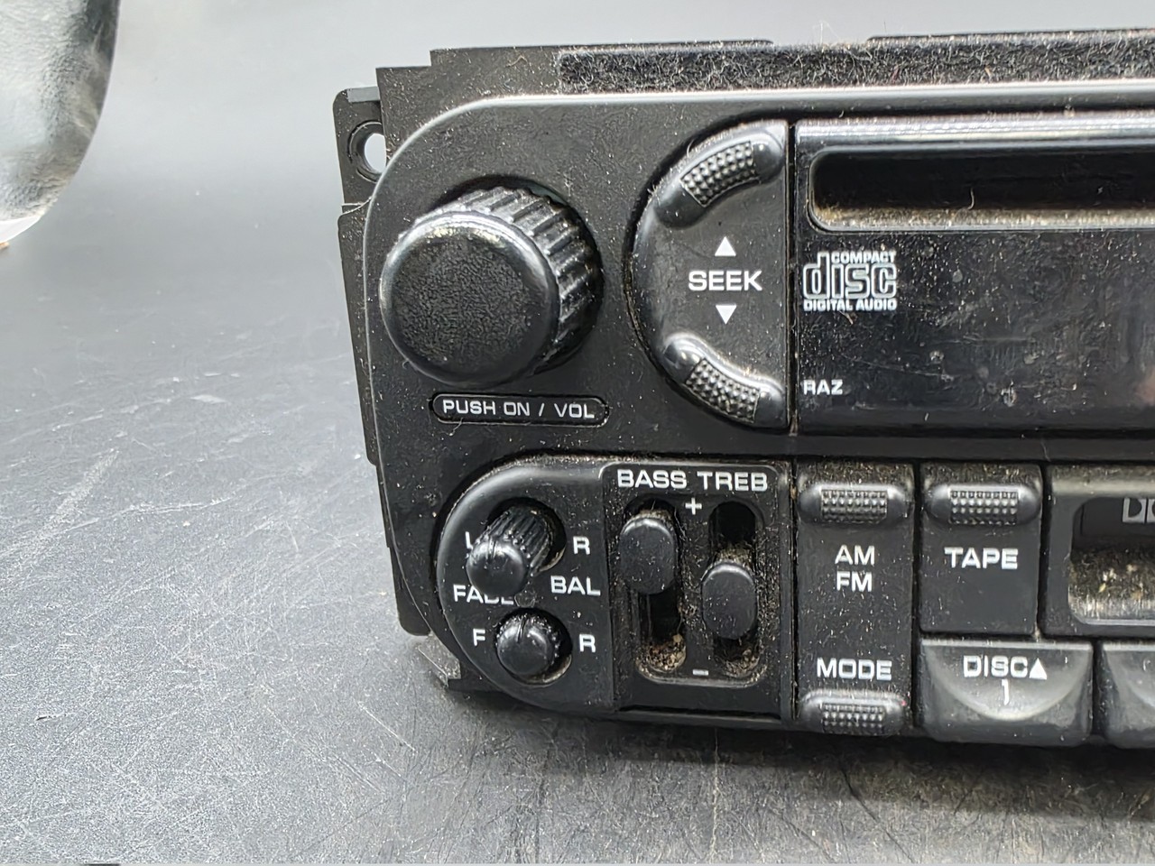 OEM Chrysler Dodge Jeep RAZ CD Cassette Radio 05064042AC Used