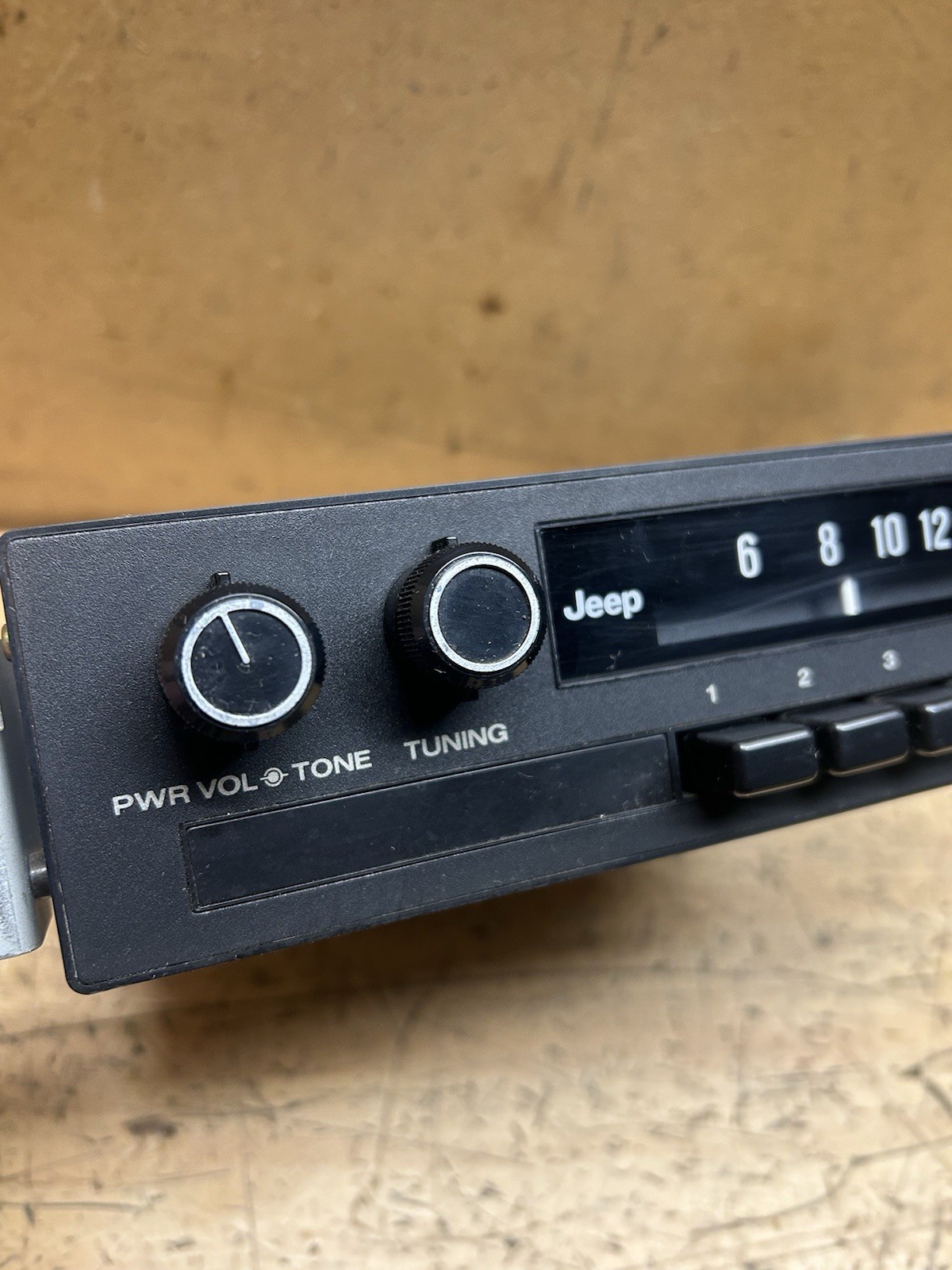 AM Radio 56002462 Jeep Cherokee XJ Comanche MJ OEM Original AMC with Bracket