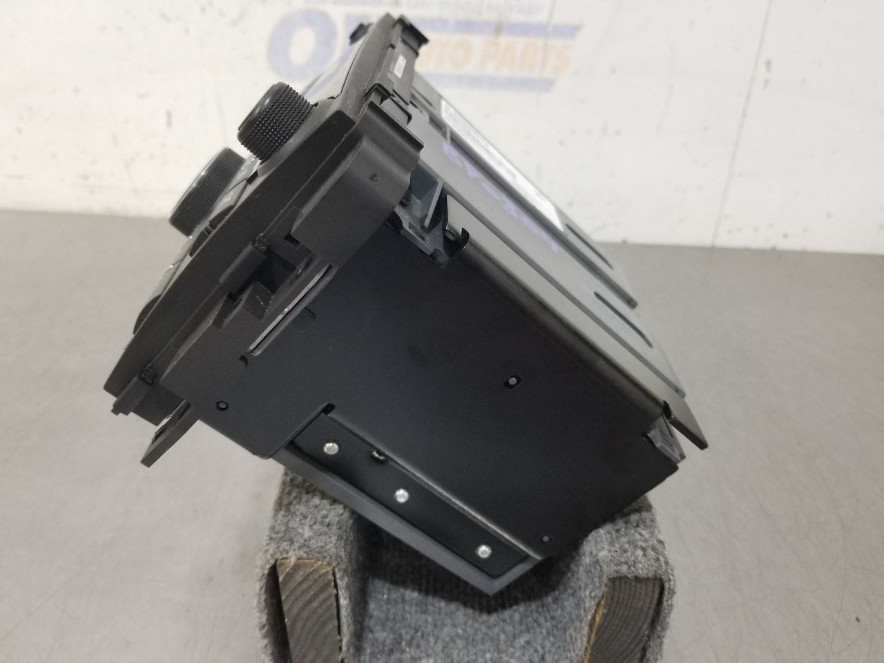 13 2013 CHEVY TAHOE LS RADIO AUDIO RECEIVER AM-FM-STEREO-CD-MP3-USB 20934593