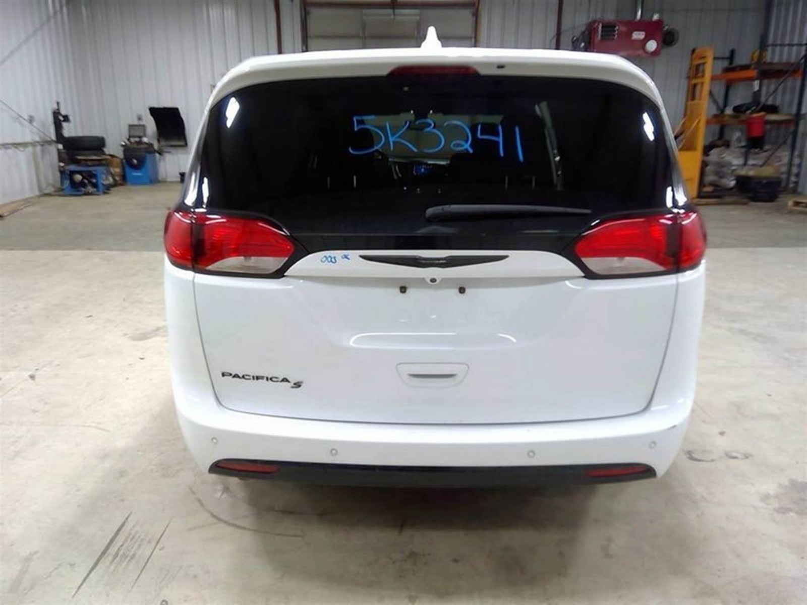 2018-2020 Chrysler Pacifica Radio Information Display Screen Panel 68316174AB