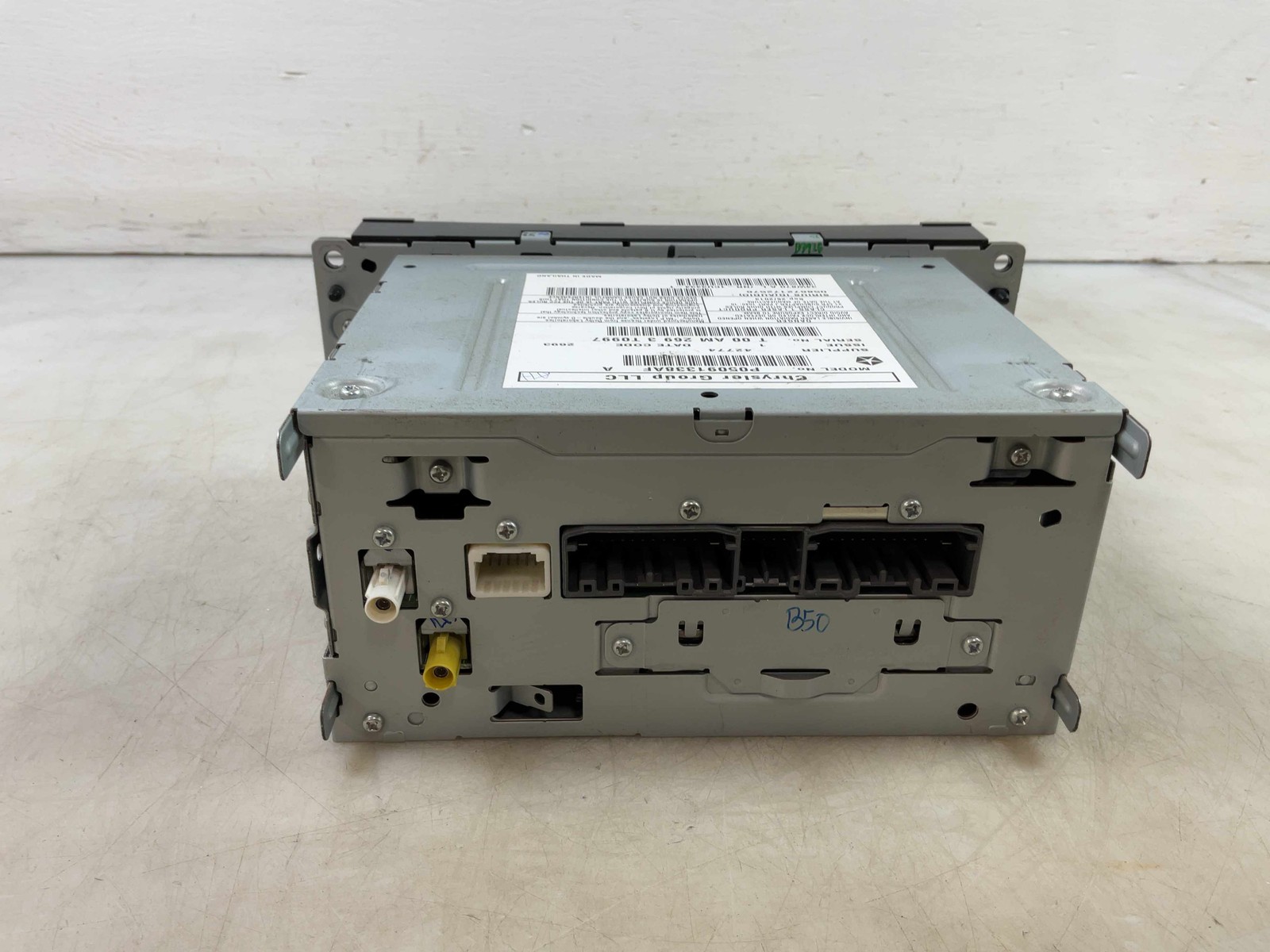 Jeep JK Wrangler OEM RHB Touchscreen Radio 05091338AF 2014 173459