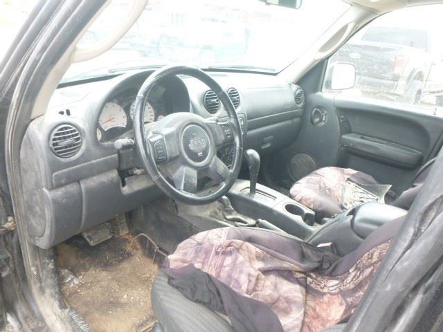 Audio Equipment Radio Am-fm-integral 6 CD Changer Fits 05-06 08-10 VIPER 1737236