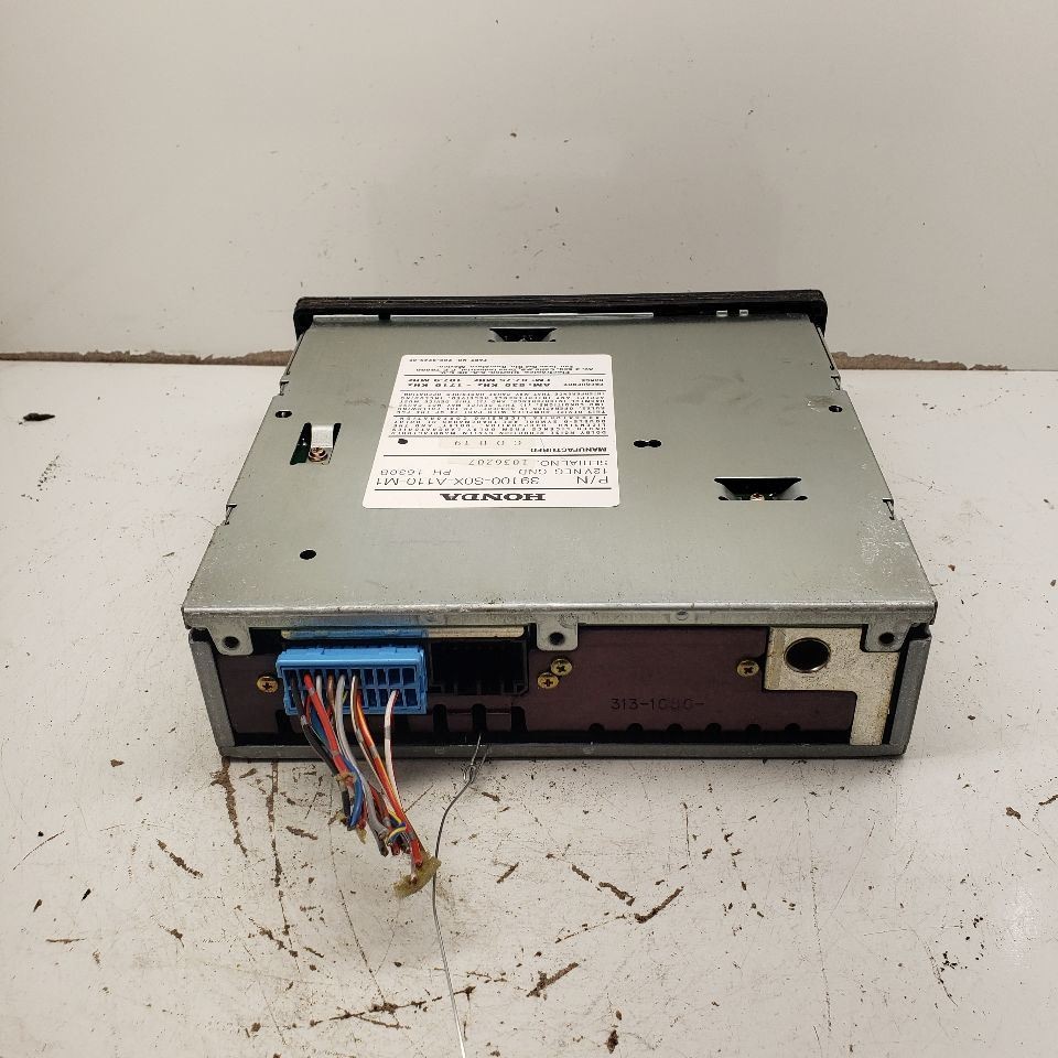 1999-2004 Honda Odyssey Radio LX AM FMcassette Stereo Receiver OEM 1323526