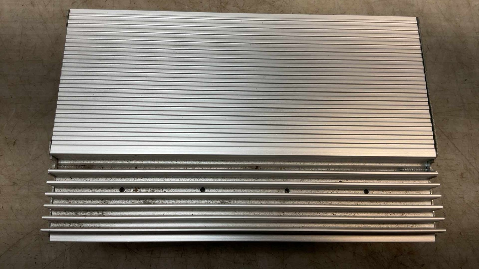 Jeep Wrangler JK OEM Infinity Premium Amp Amplifier 05064140AJ 2007-2010 177796