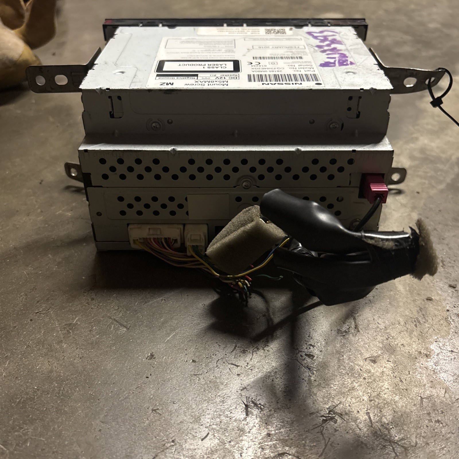 2015 to 2016 Nissan Sentra Versa Radio CD Player AM/FM 281859MB0A OEM AA7807 DG