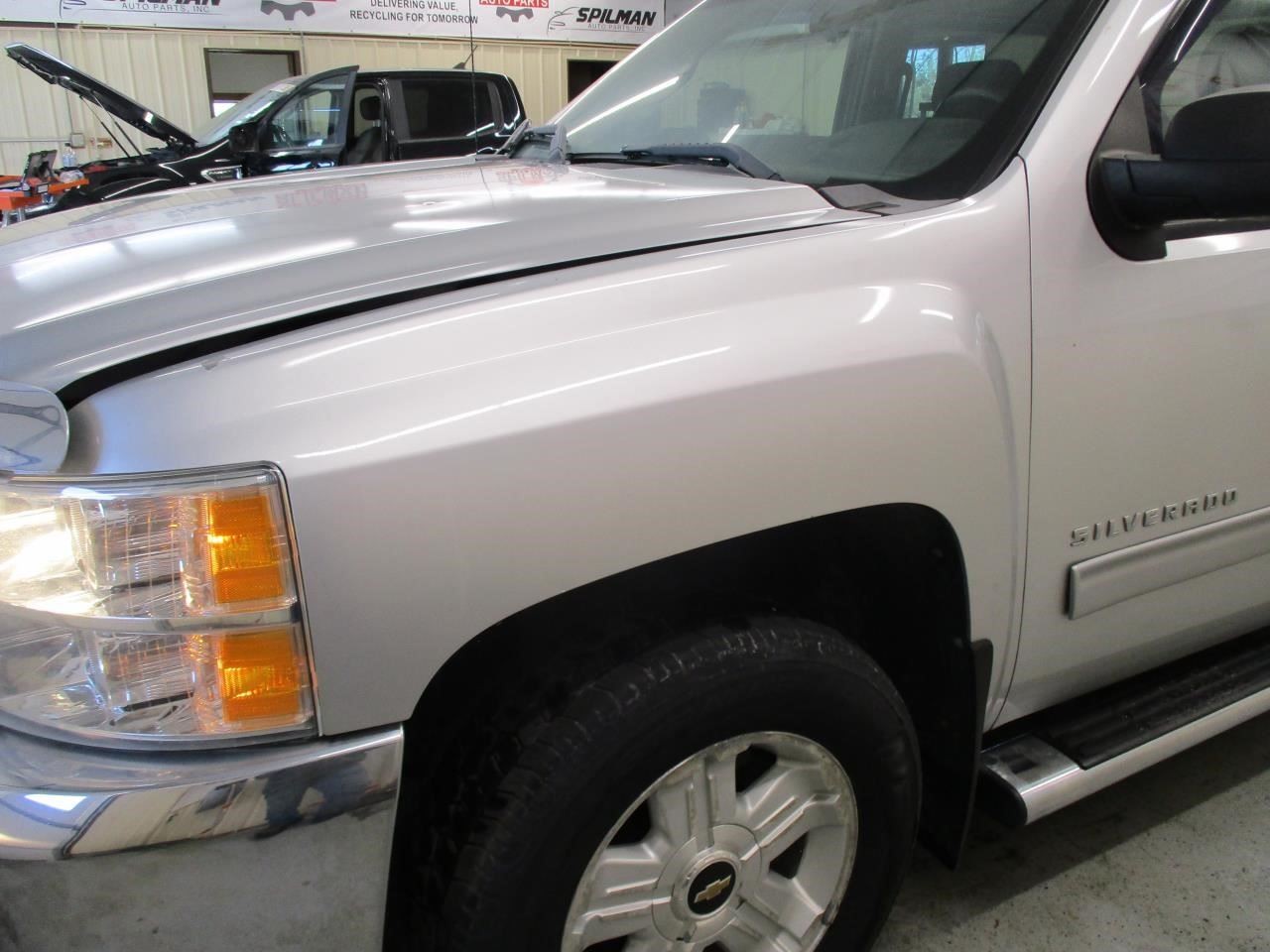 Chevrolet Silverado 1500 2012 Radio/CD/Stereo Head Unit 237K mi. Used 8459