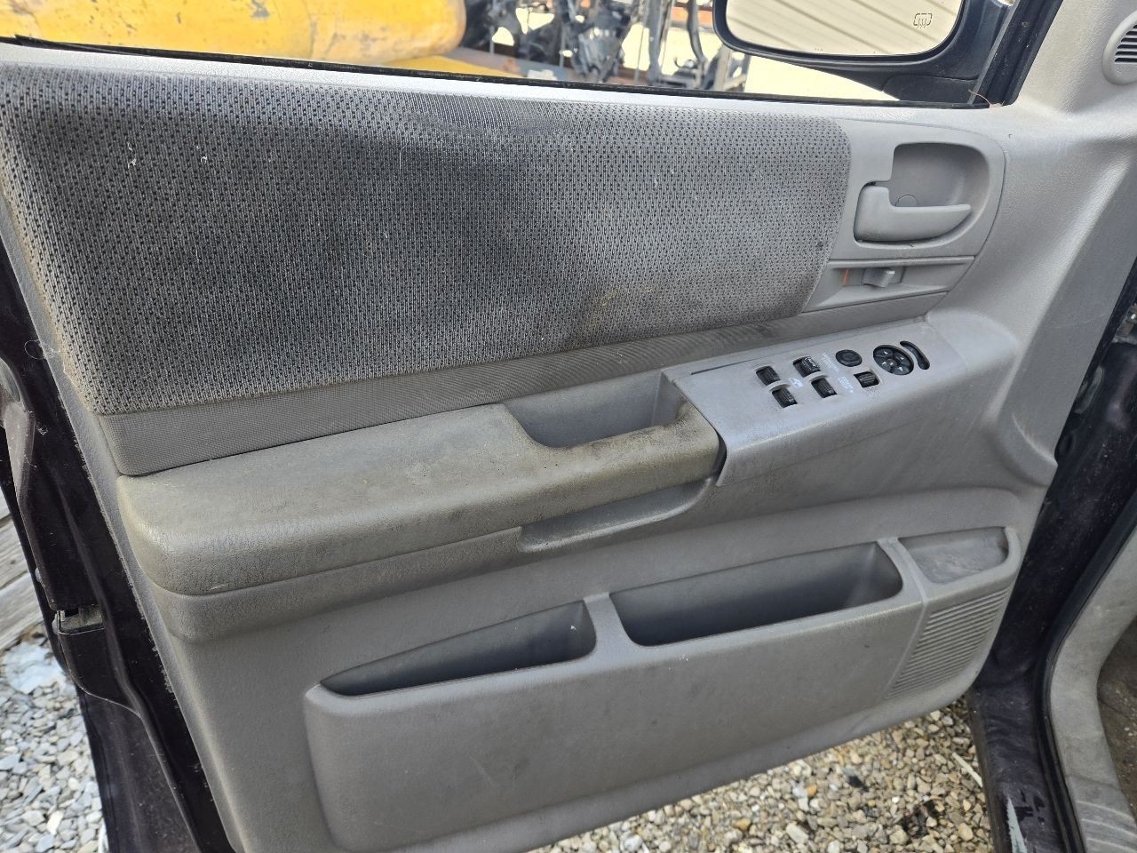 2002-2004 Dodge Dakota Radio Receiver w/CD Player Face Plate ID RAZ