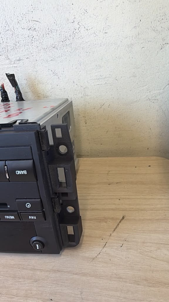 2011 Chevy Traverse LS AM/FM CD Radio Receiver Stereo Head Unit OEM GM H478