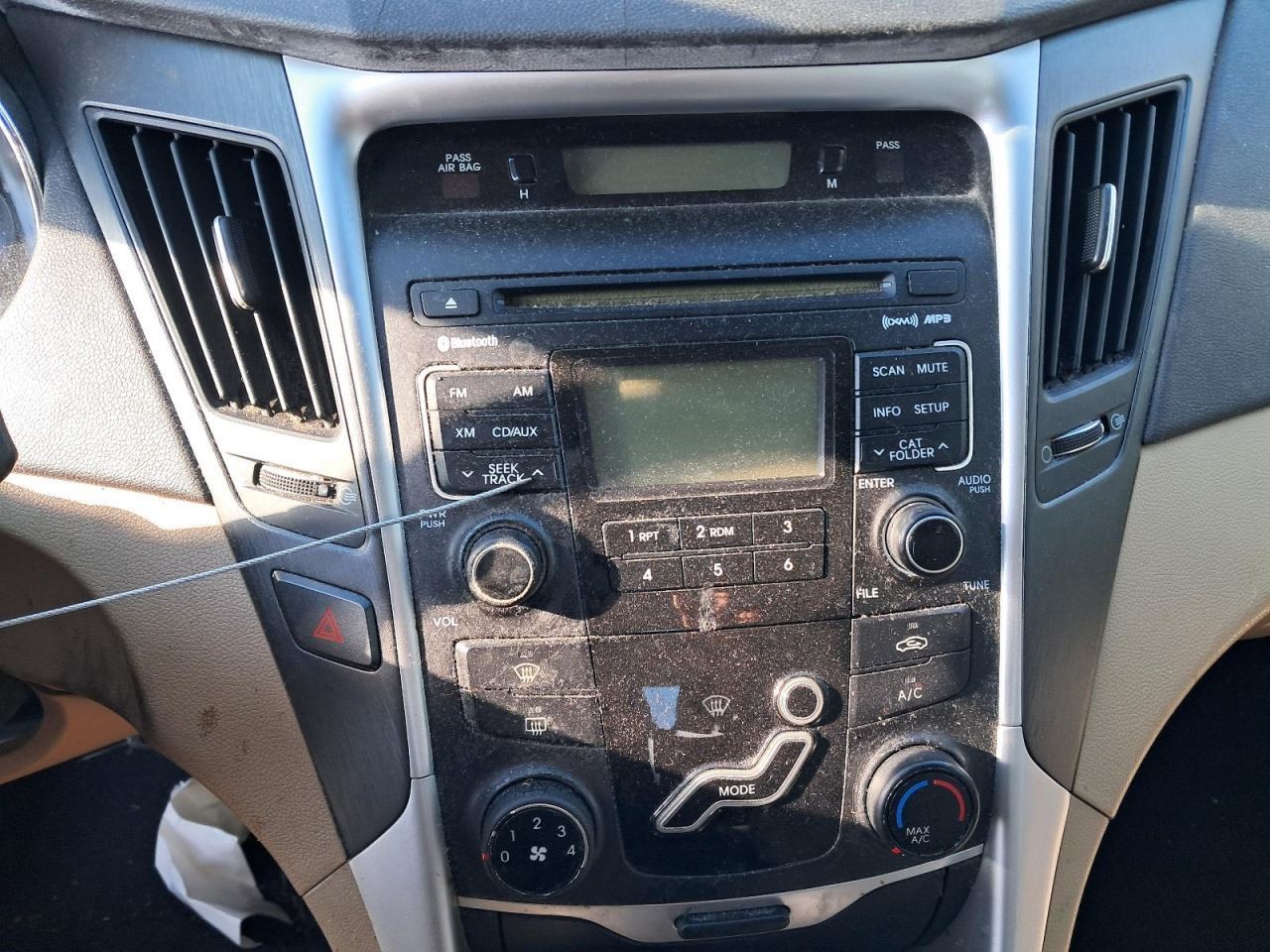 2011 Hyundai Sonata Used Radio Receiver Assembly OEM 638-52168 SED 89000 Miles